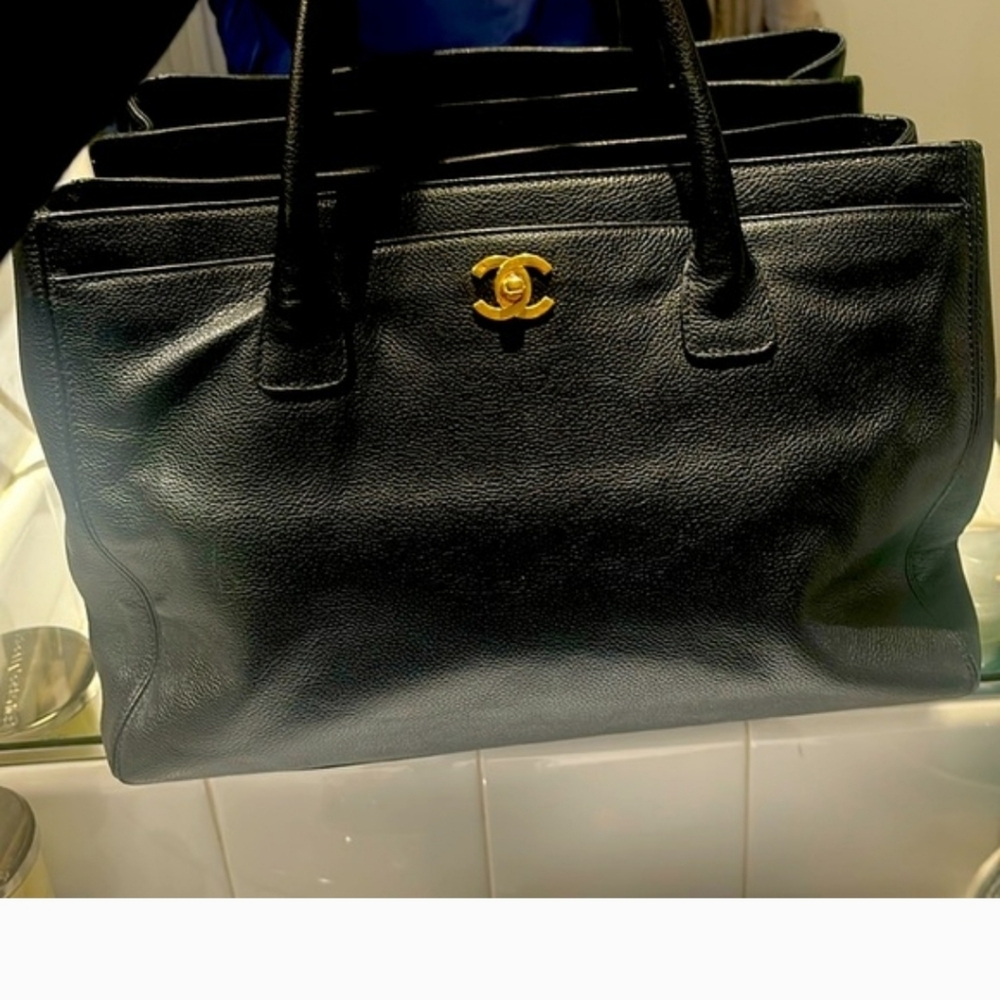 Chanel Executive tote bag - Picture 7 of 9